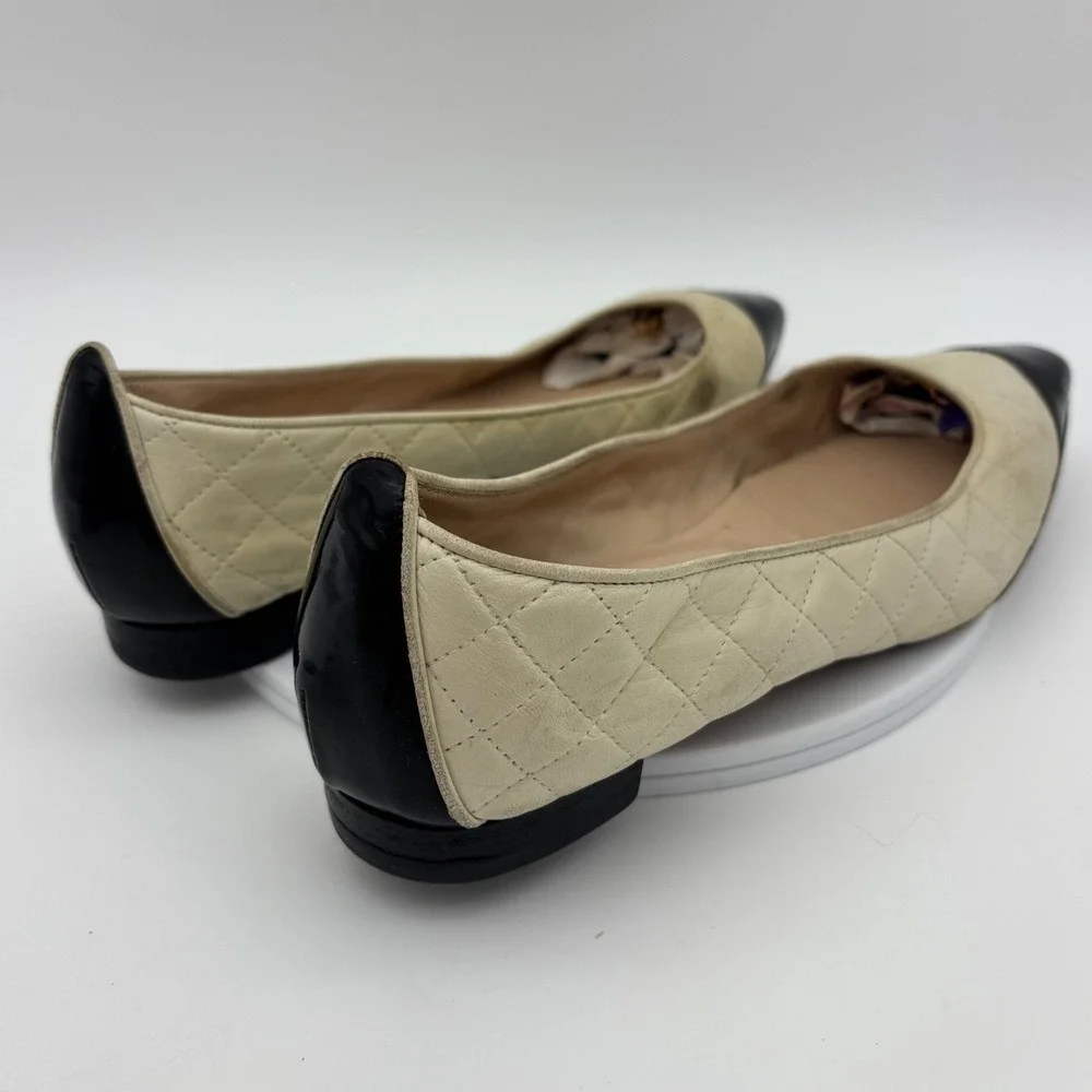 MANOLO BLAHNIK Leather Ballet Flat Quilted Cream Shoe Cap Toe Pointed Toe Patent